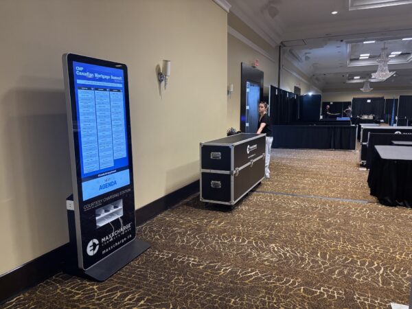 55" Digital Advertising Charge Screen - Image 4